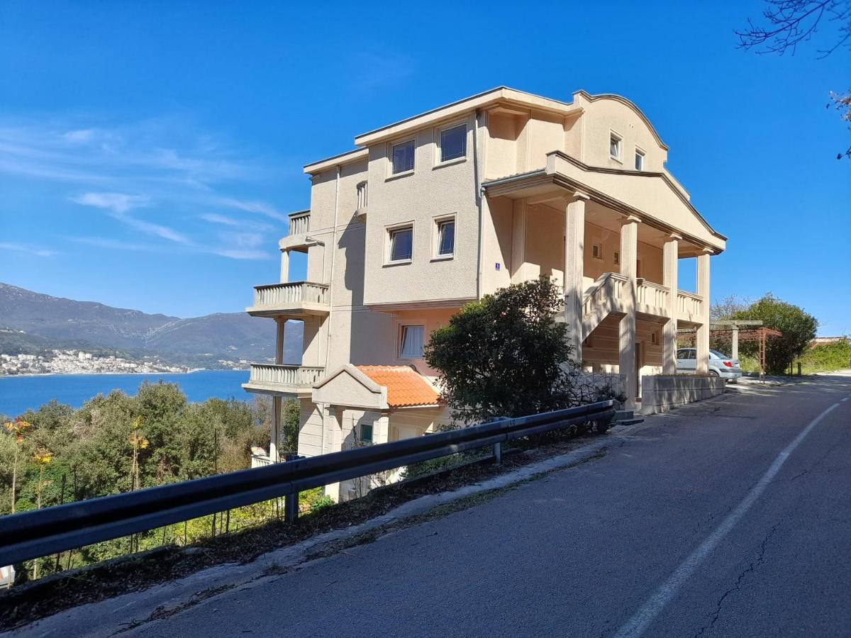 Villa Garden Apartments Herceg Novi Buitenkant foto