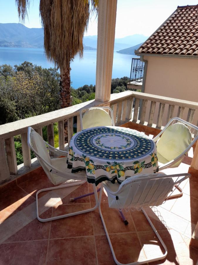 Villa Garden Apartments Herceg Novi Buitenkant foto