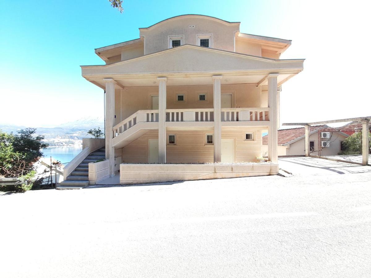 Villa Garden Apartments Herceg Novi Buitenkant foto