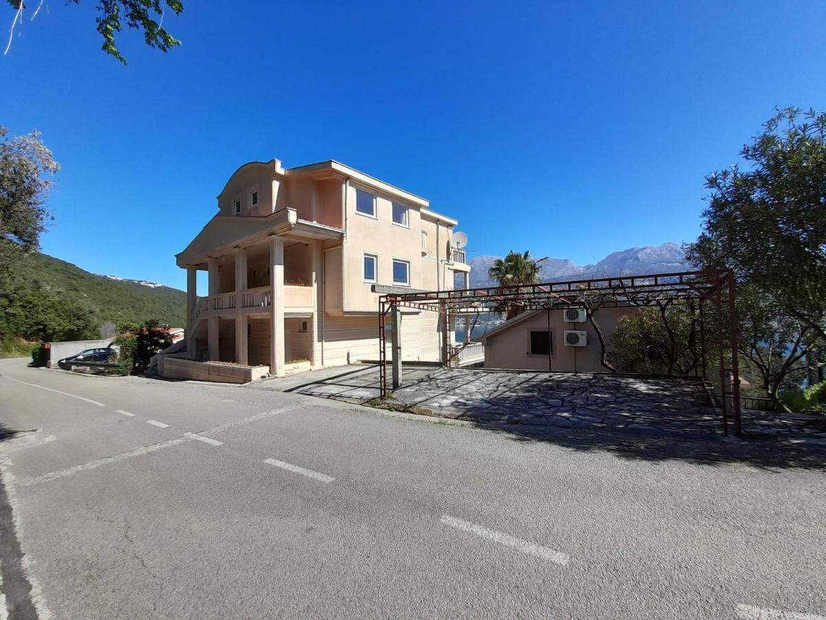 Villa Garden Apartments Herceg Novi Buitenkant foto